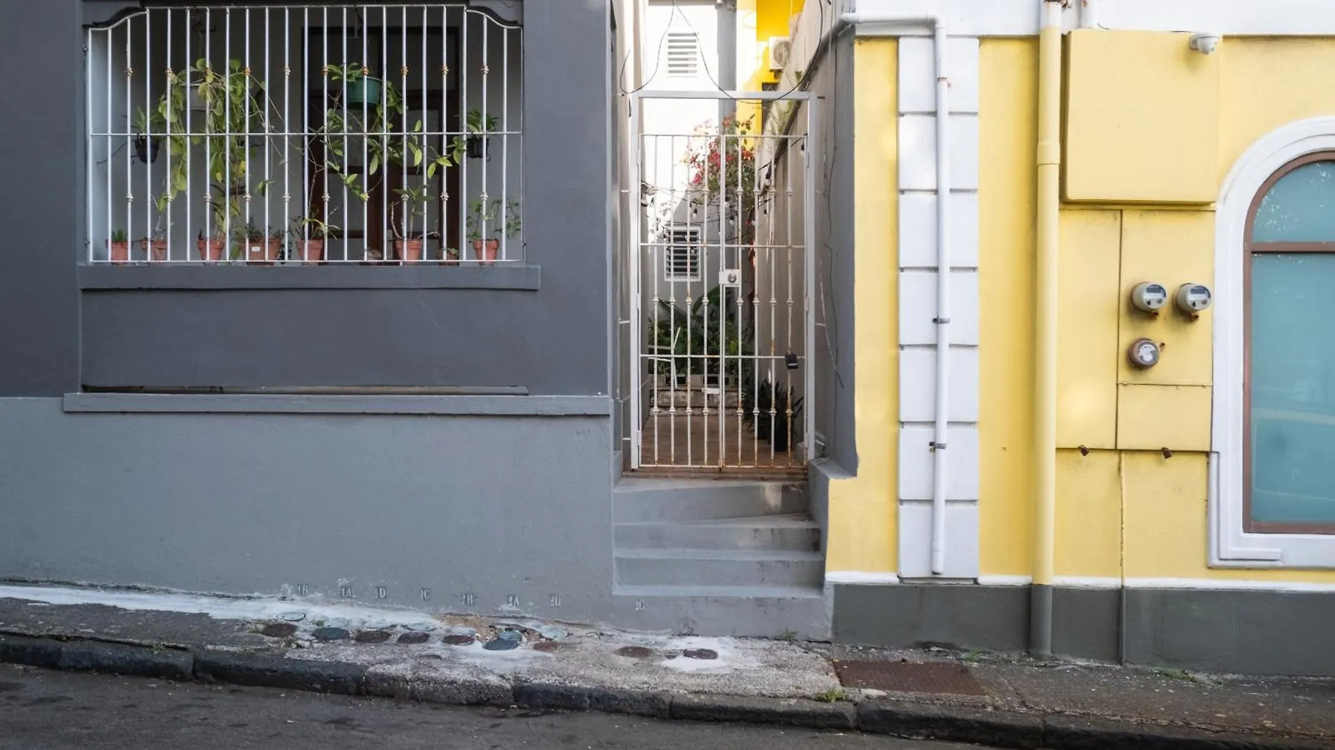 Seaside Caribbean Comfort - Between Beach And City San Juan